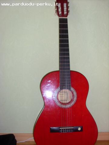 Parduodu klasikinę gitarą.