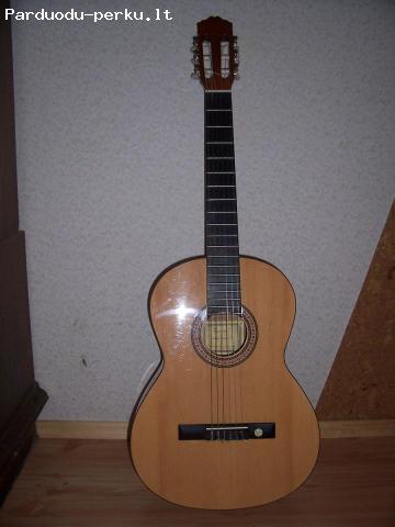 Parduodu gitarą, klasikinę