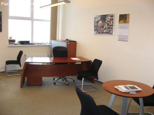 Biuras 50 kv.m išnuomojamas 5-ame aukšte KLC.