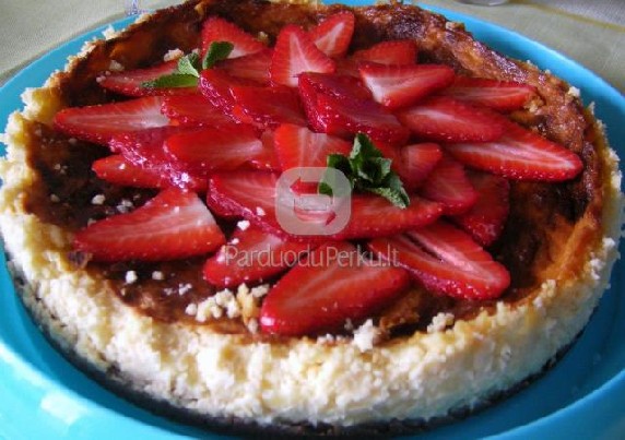 Burnoje tirpstantis sūrio tortukas