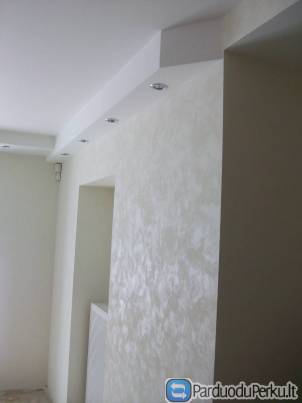 Dekoruoju sienas , lubas , židinius , virtuves , vonios