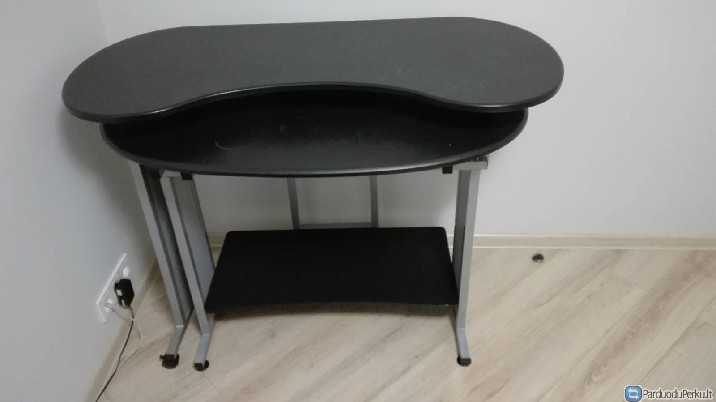 Dovanoju kompiuterio stala