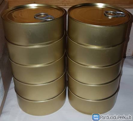 Konservuota vištiena bei kiauliena.