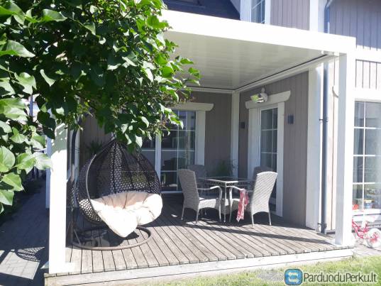 Modernios pergolos pavėsinės atidaromu stogu terasai