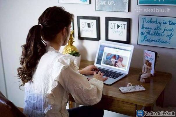 Moksleivė ieško darbo