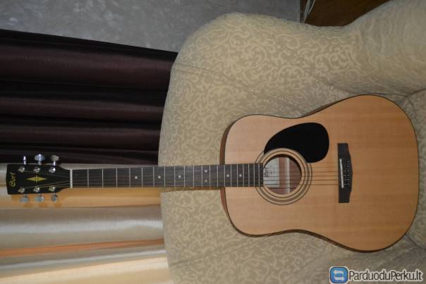 Parduodama akustine gitara skirta kairiarankiams