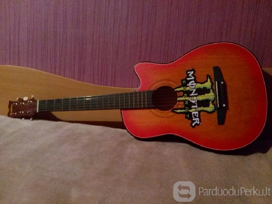 Parduodu akustinę gitarą.