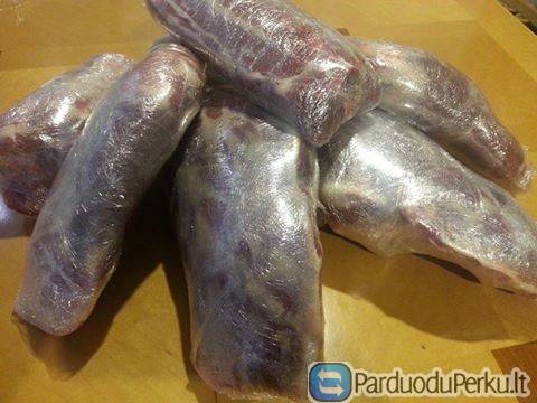 Šviežia tekselių ir juodgalvių veislių ėriena