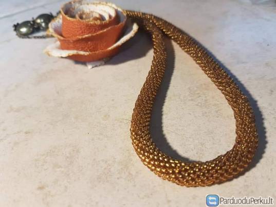 1.Rankų darbo kaklo papuošalas