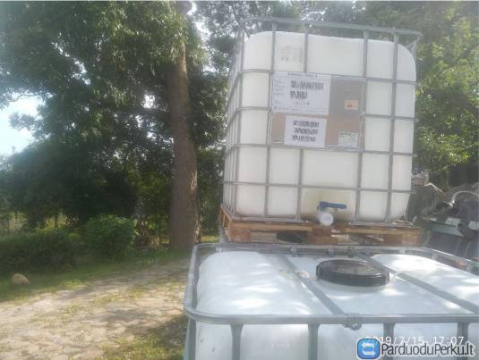 1000 litrų plastikiniai konteineriai