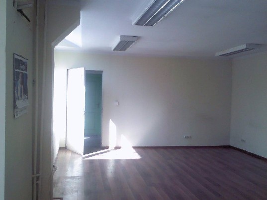 120 kv.m. patalpos su įėjimu iš gatvės pusės