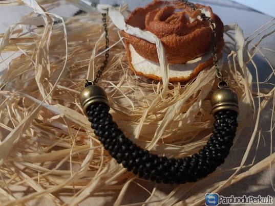 13.Rankų darbo kaklo papuošalas