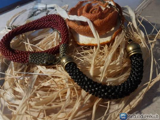 14.Rankų darbo papuošalų rinkinys