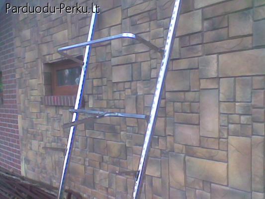 Prekybiniai drabžių stalažai