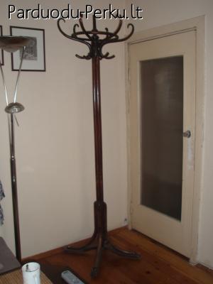 Antikvarinė rūbų kabykla