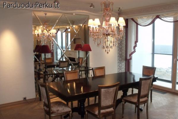 Išnuomojamas modernus 3 kambarių pentchauzas.