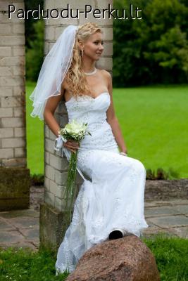 2011m. VESTUVINE SUKNELE