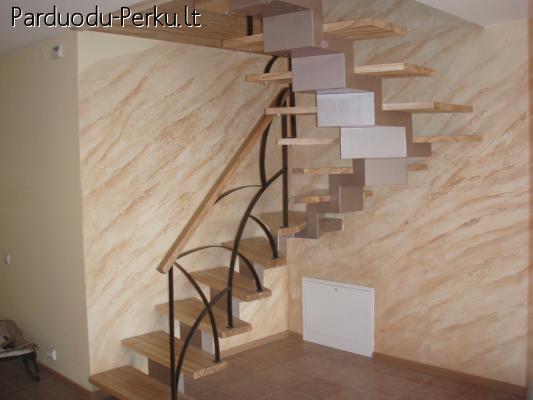 Laiptai, tureklai, tvoros ir kiti metalo beimedzio gaminiai