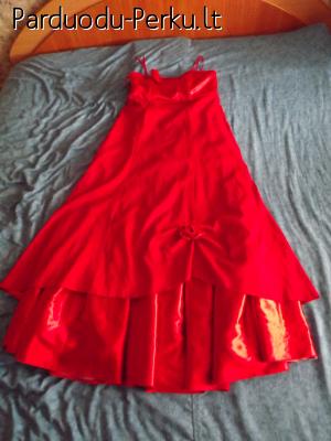 Raudona progine suknele