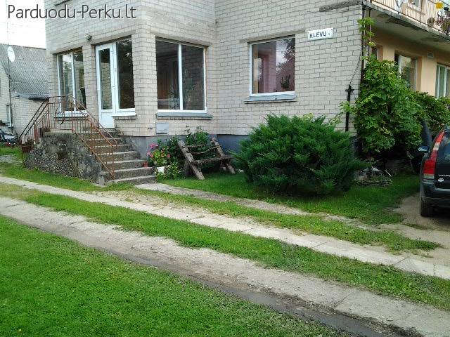 parduodu dalį namo