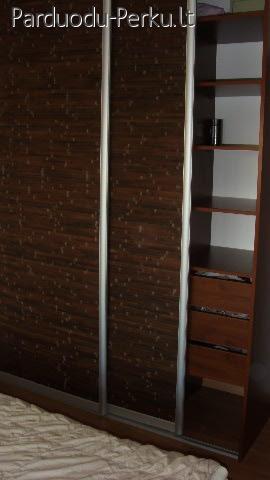 Bambuko tapetai ir spintos su bambukiniu fasadu