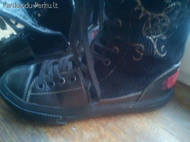 Nauji moteriski batai jaunimui