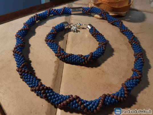 19.Rankų darbo papuošalų rinkinys