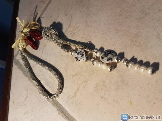 22.Rankų darbo kaklo papuošalas