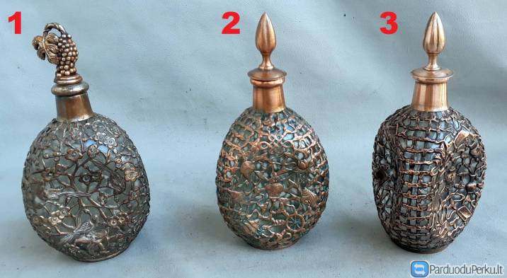 3 ANTIKVARINIAI BUTELIAI (GRAFINAI) SU VARINE NĖRINIŲ DANGA