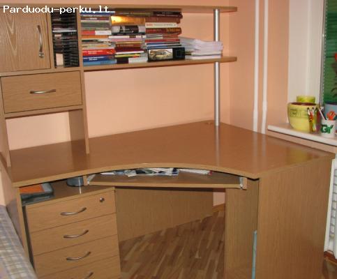 Parduodu rašomąjį kompiuterinį stalą