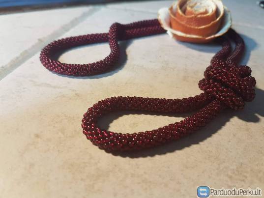 5.Rankų darbo kaklo papuošalas