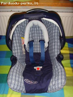 2 autokėdutės ir vystymo lenta