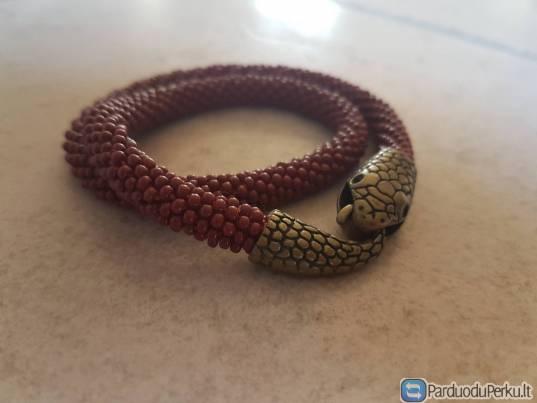 7.Rankų darbo apyrankė