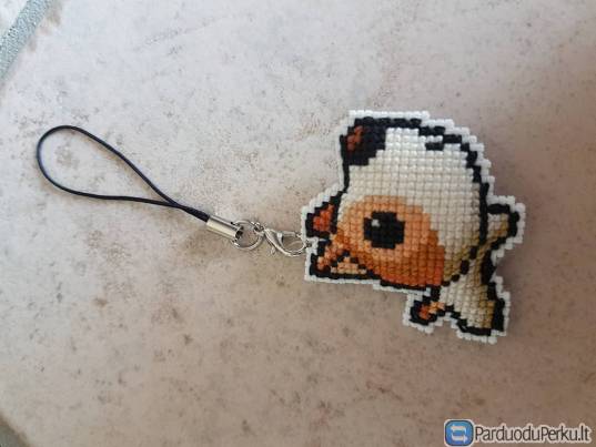 8. Rankų darbo raktų pakabukas