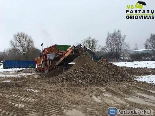 Akmenu smulkinimo darbai