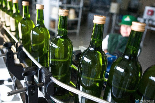 Alkoholinių gėrimų surinkimas pagal užsakymą