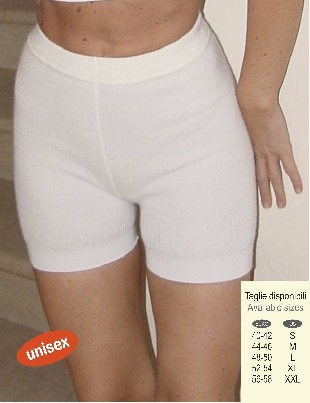 Angoriniai šildantys apatiniai šortai.