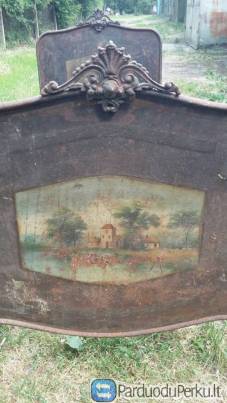 Antikvarine lova, labai gražiai atrodo.