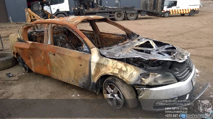 ardomas dalimis Volkswagen Passat 2012 2.0tdi