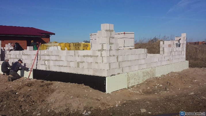 Atliekami visi mūro darbai, be klinkerio