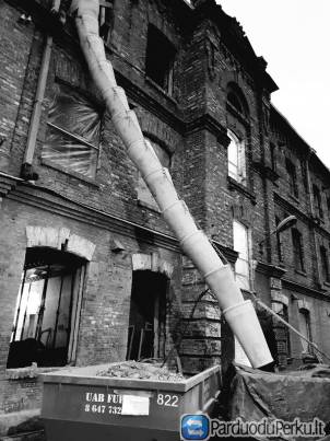 Atvežam konteinerius atliekoms šiukšlems gruzui