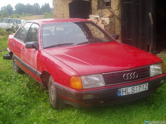 audi 100,2,2 arba 2,3