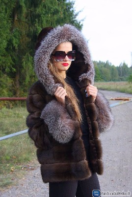 audinė paltai su gaubtu - M/ L (38-40)