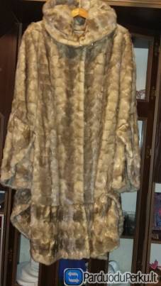 Audinės kaktos kailiniai