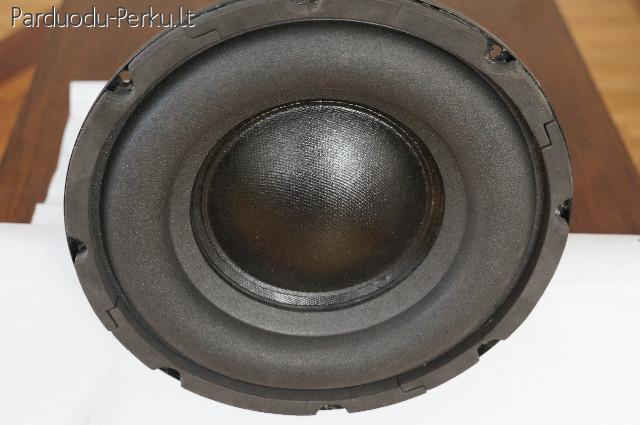 automobiliniai žemų dažnių garsiakalbiai