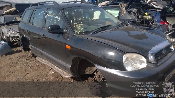 Automobilis ardomas dalimis Hyundai Santa Fe, 200