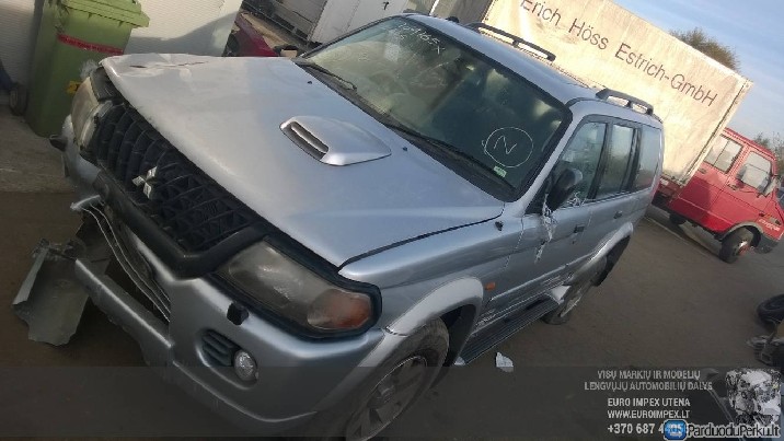 Automobilis ardomas dalimis Mitsubishi Pajero, 1999.10 - 200
