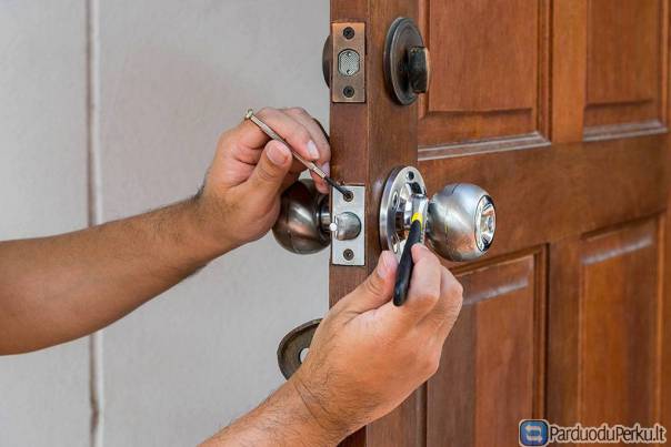 Avarinis duru atidarymas Panevezyje +37063788215