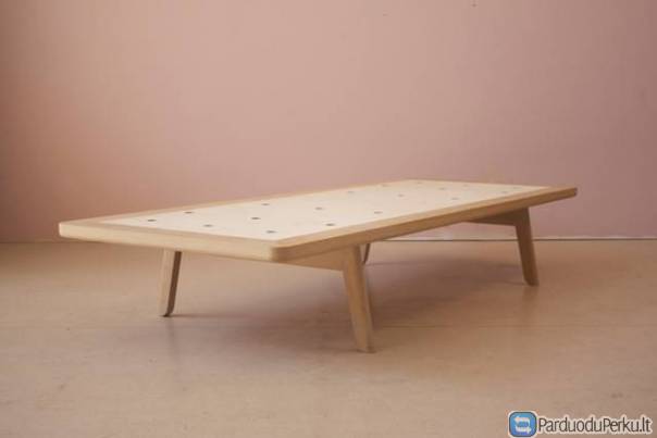 Nauja ąžuolinė lova