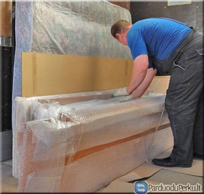 BALDŲ SANDĖLYS OLANDIJOJE. 10EUR/VAL.